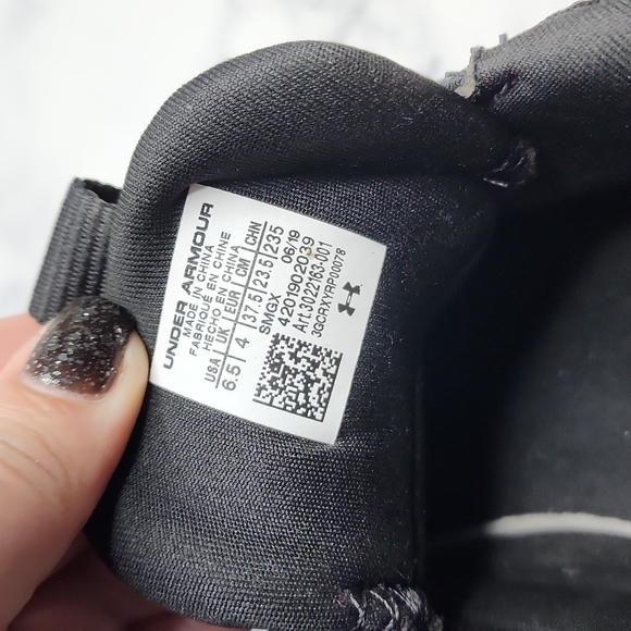 Under armour running shoes smgx black neon green size 6.5 - Picture 3 of 8